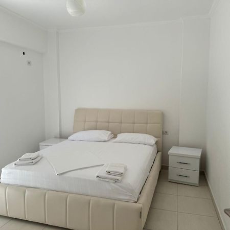 Xhulio Apartments Sarandë Exteriér fotografie
