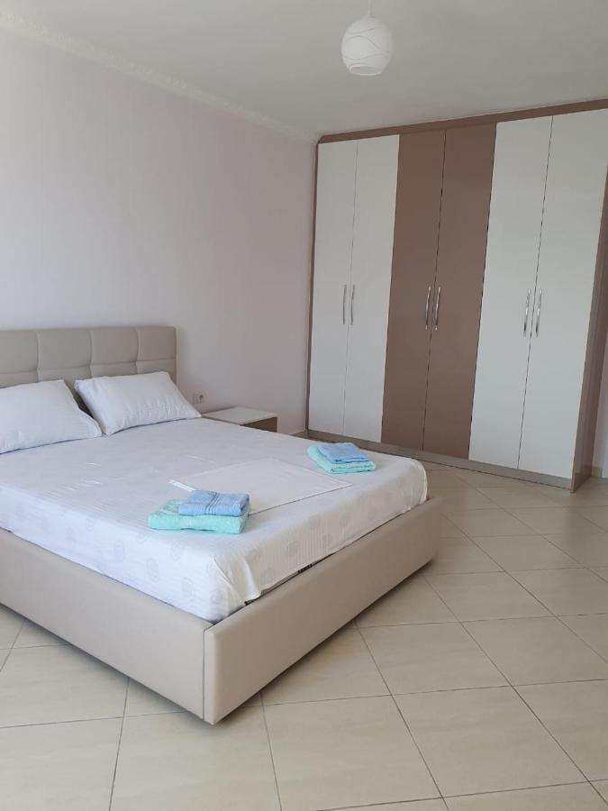 Xhulio Apartments Sarandë Exteriér fotografie
