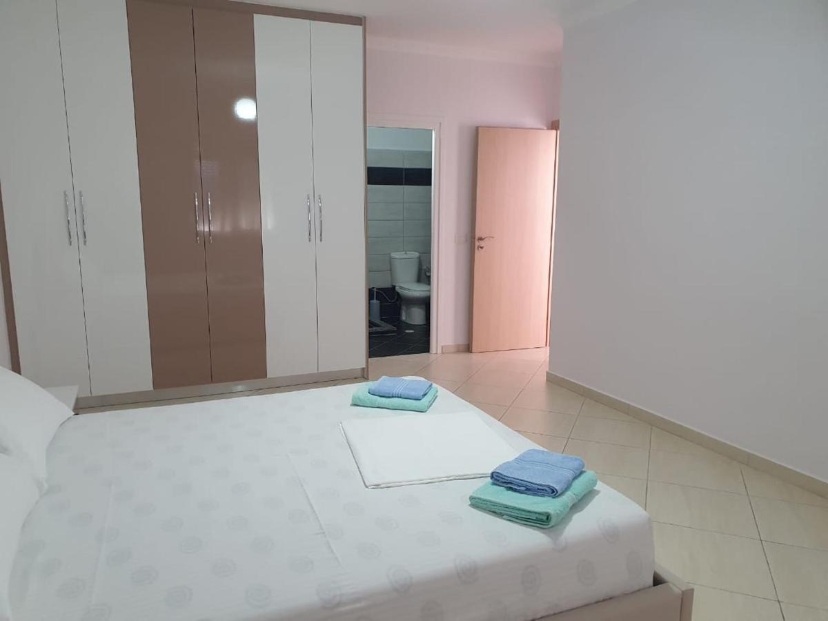 Xhulio Apartments Sarandë Exteriér fotografie
