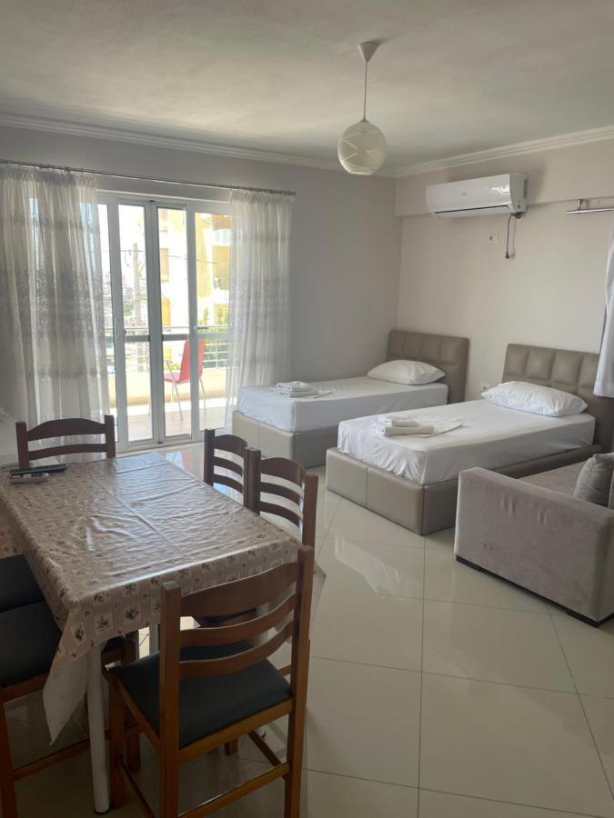 Xhulio Apartments Sarandë Exteriér fotografie