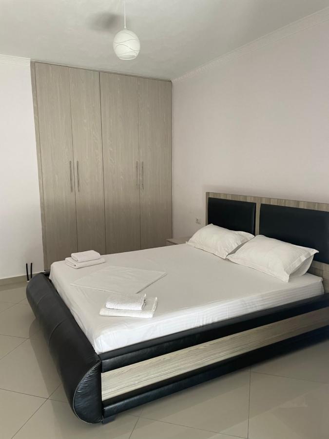 Xhulio Apartments Sarandë Exteriér fotografie