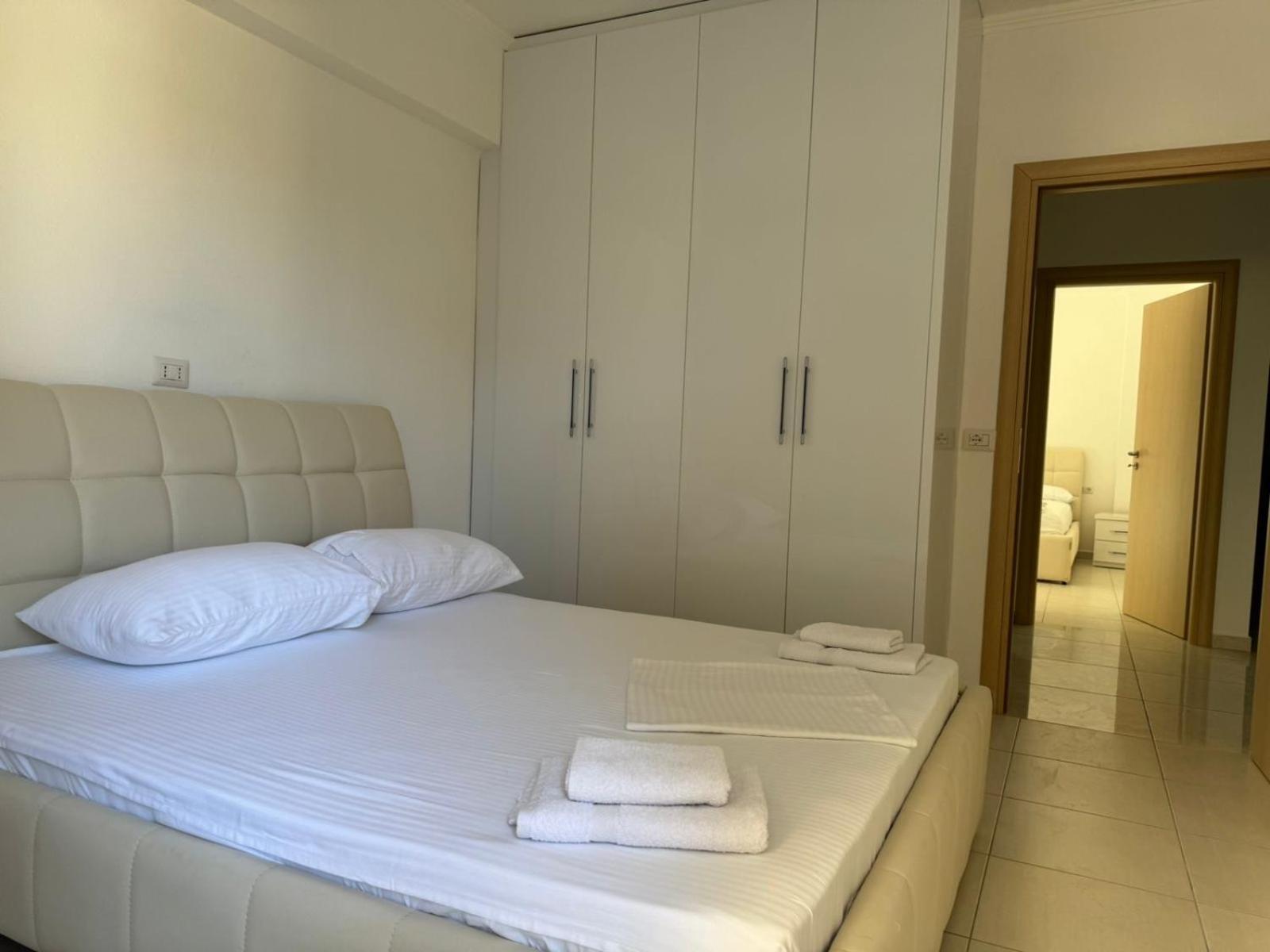 Xhulio Apartments Sarandë Exteriér fotografie