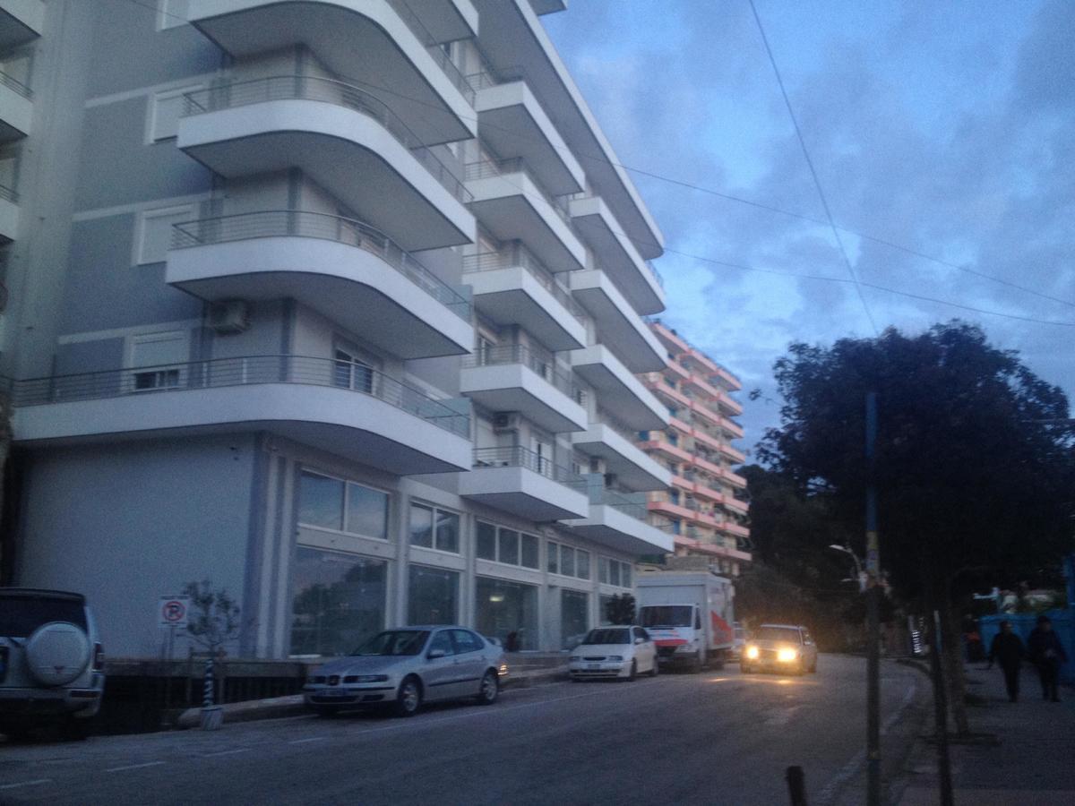 Xhulio Apartments Sarandë Exteriér fotografie