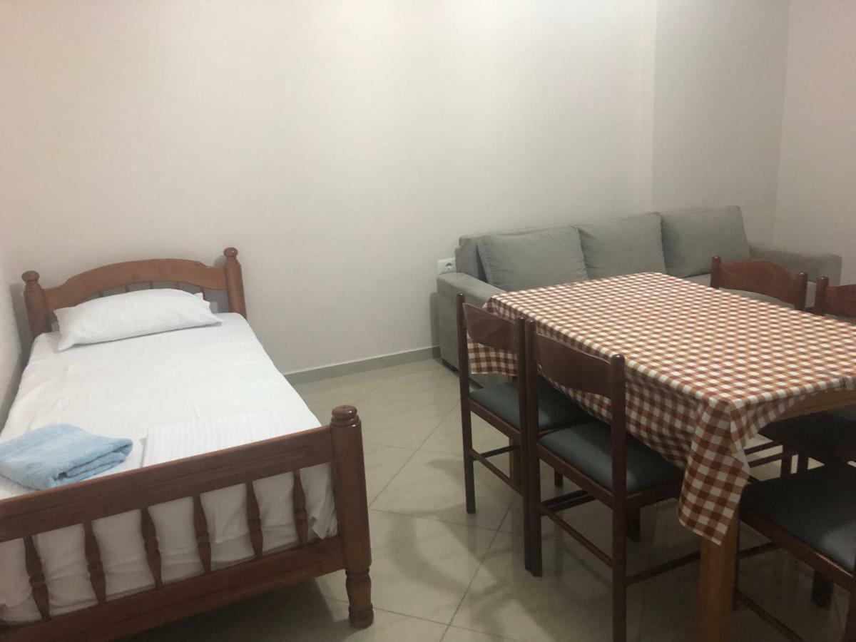 Xhulio Apartments Sarandë Exteriér fotografie